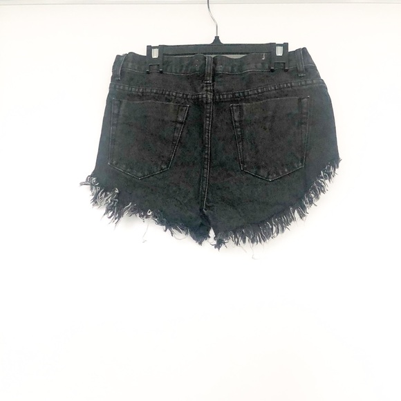 High waisted - denim shorts - Picture 2 of 2